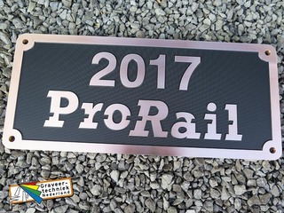 Bronzen plaquette Prorail, letters en cijfers omhoog